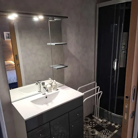 Bed and Breakfast Memory 44' 3*